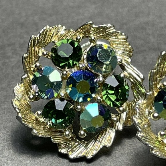 Lisner Vintage Signed Blue Aurora Borealis Rhinestone Silver Screw Earrings - Picture 4 of 8